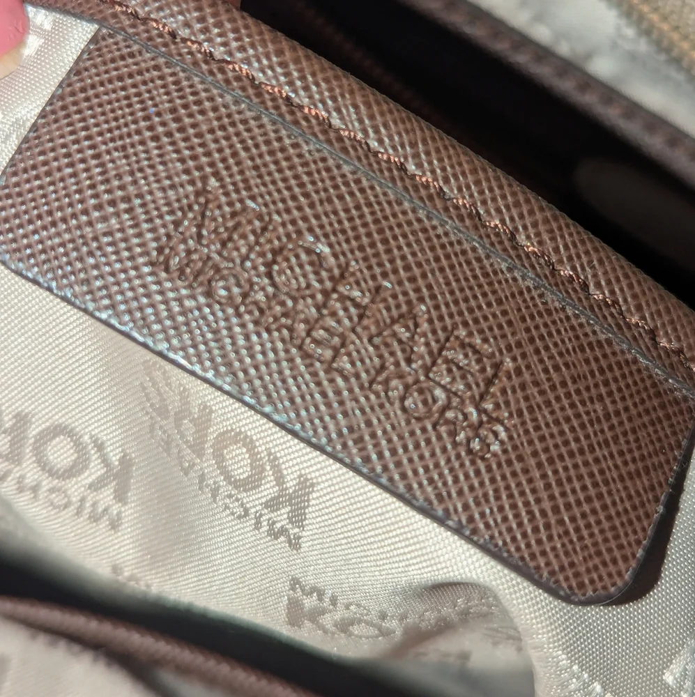 Michael Kors signature Kempton tote bag.